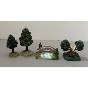 Liberty Falls The Oldest Tree, The Stone Bridge and 2 Trees Accessory Miniature